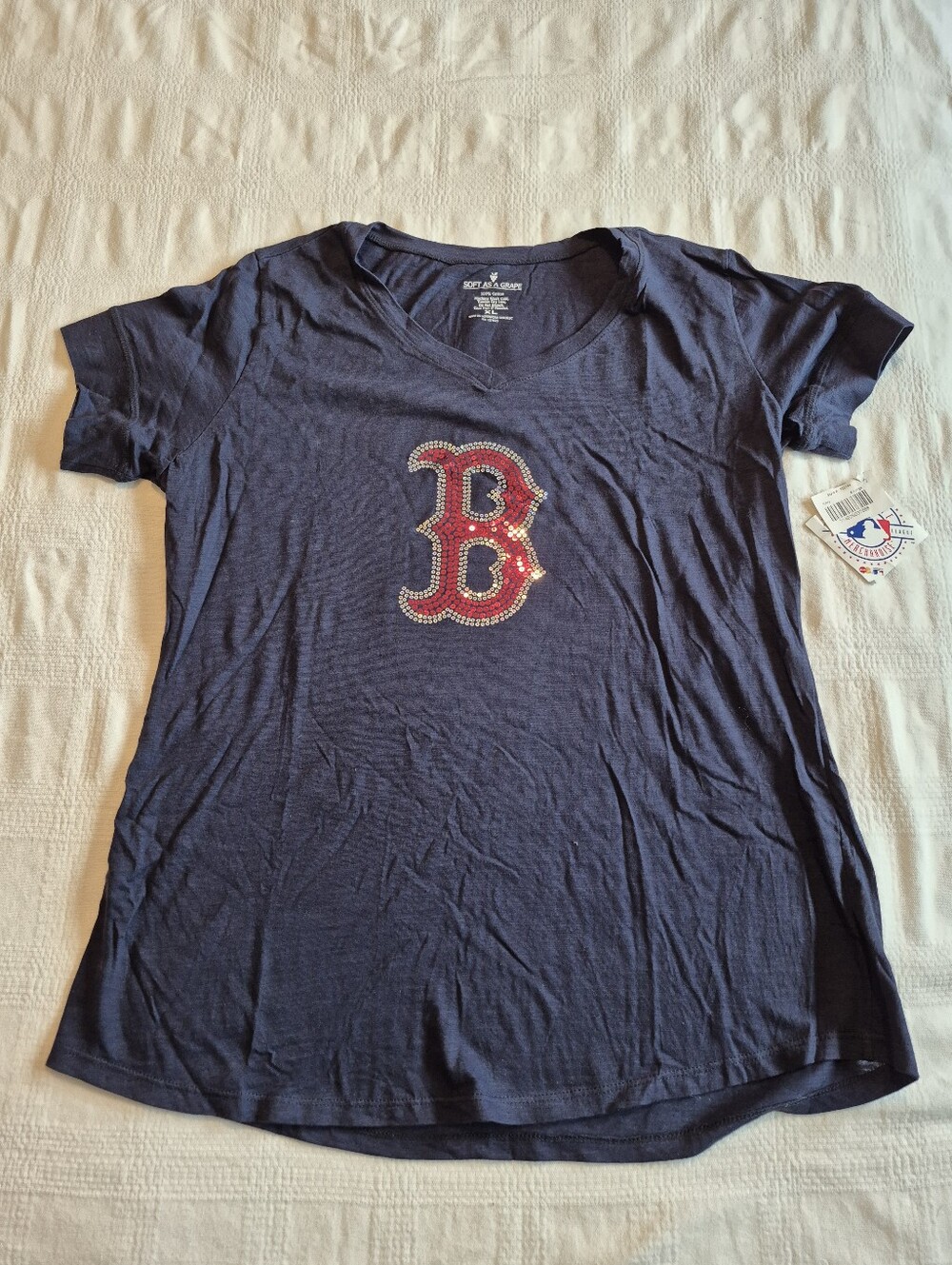 Boston Red Sox Soft As A Grape women's XL short sleeve shirt sequin design NWT